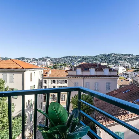 Appartamento La Palmeraie Joyeux Avec Balcon, à Deux Pas De La Banane Cannes
