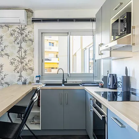 Apartment La Palmeraie Joyeux Avec Balcon, A Deux Pas De La Banane Cannes